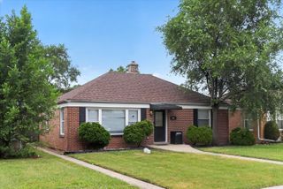 342 Frederick Avenue, Bellwood, IL 60104