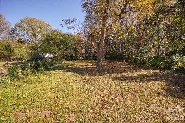 2143 Camp Greene Street, Charlotte, NC 28208