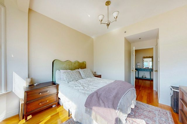 4 Charlesgate E 406, Boston, MA 02215