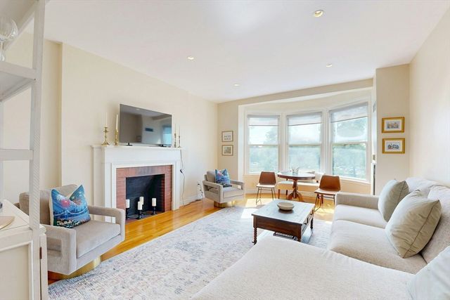4 Charlesgate E 406, Boston, MA 02215