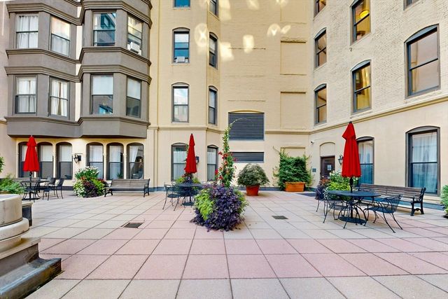 4 Charlesgate E 406, Boston, MA 02215