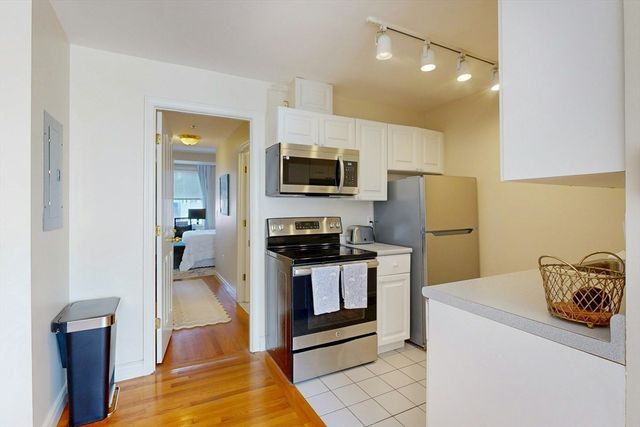 4 Charlesgate E 406, Boston, MA 02215