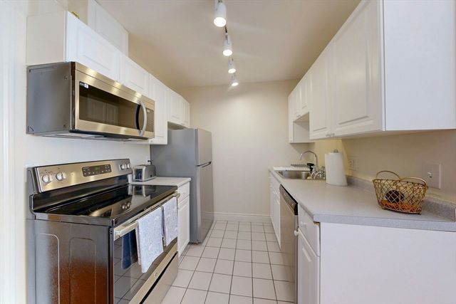 4 Charlesgate E 406, Boston, MA 02215