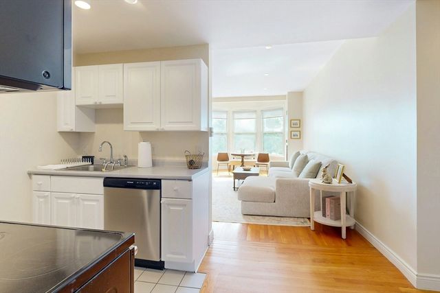 4 Charlesgate E 406, Boston, MA 02215