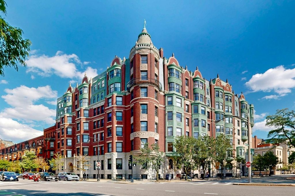 4 Charlesgate E 406, Boston, MA 02215