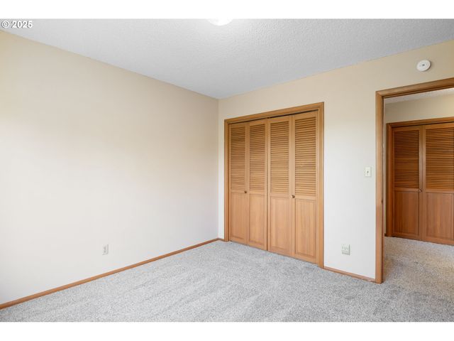 2207 BURCHAM St, Kelso, WA 98626