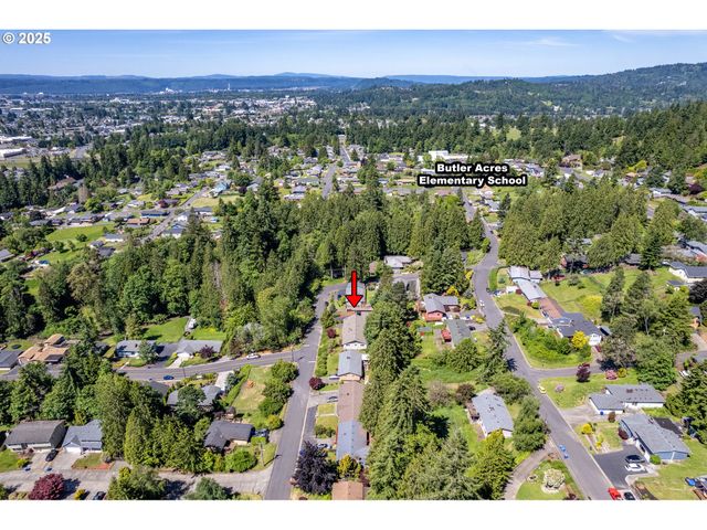 2207 BURCHAM St, Kelso, WA 98626
