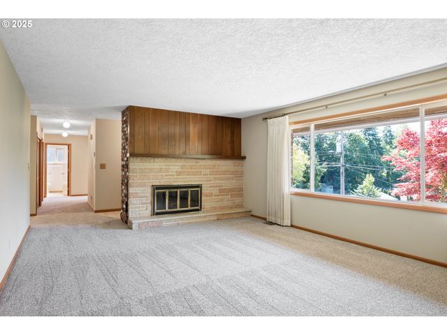 2207 BURCHAM St, Kelso, WA 98626