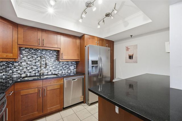 20840 San Simeon Way 609, Miami, FL 33179