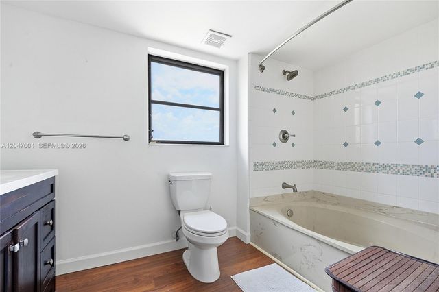 20840 San Simeon Way 609, Miami, FL 33179