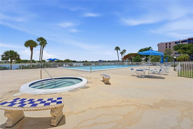 20840 San Simeon Way 609, Miami, FL 33179