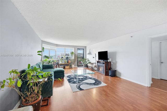 20840 San Simeon Way 609, Miami, FL 33179