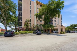 20840 San Simeon Way 609, Miami, FL 33179