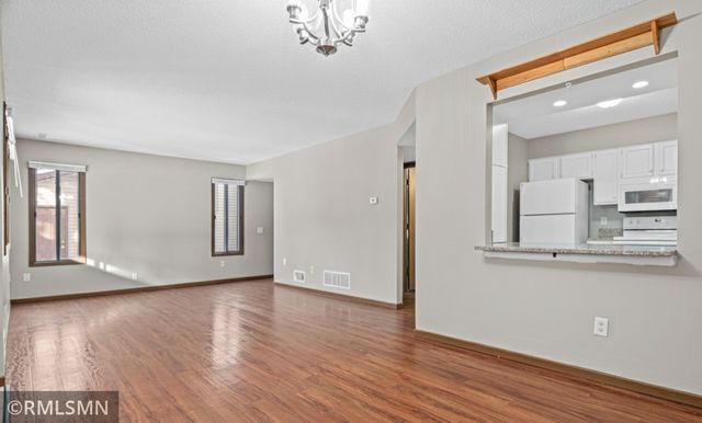 2451 Wimbledon Bay, Woodbury, MN 55125