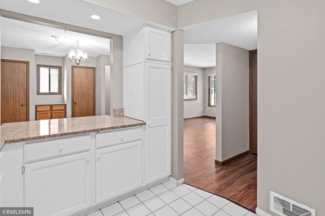 2451 Wimbledon Bay, Woodbury, MN 55125