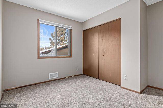 2451 Wimbledon Bay, Woodbury, MN 55125