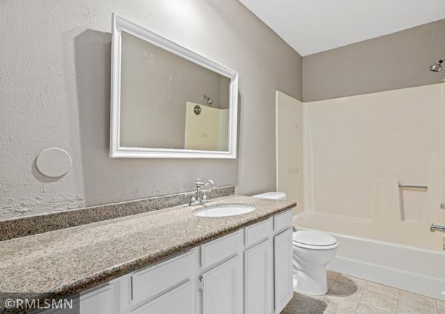 2451 Wimbledon Bay, Woodbury, MN 55125