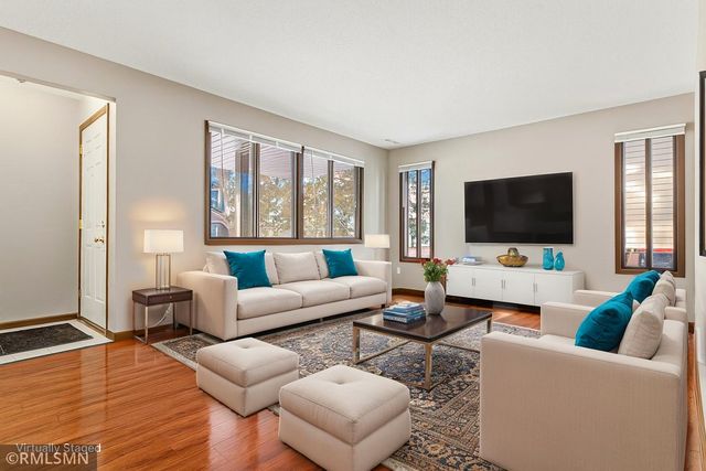 2451 Wimbledon Bay, Woodbury, MN 55125