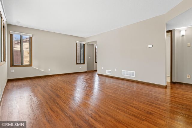 2451 Wimbledon Bay, Woodbury, MN 55125