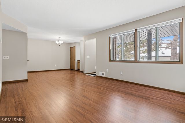 2451 Wimbledon Bay, Woodbury, MN 55125