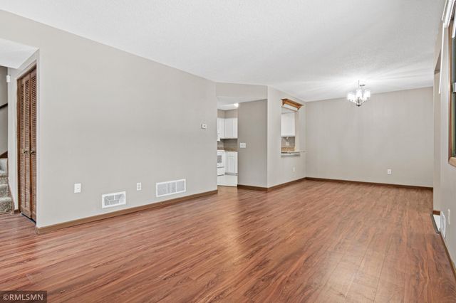 2451 Wimbledon Bay, Woodbury, MN 55125