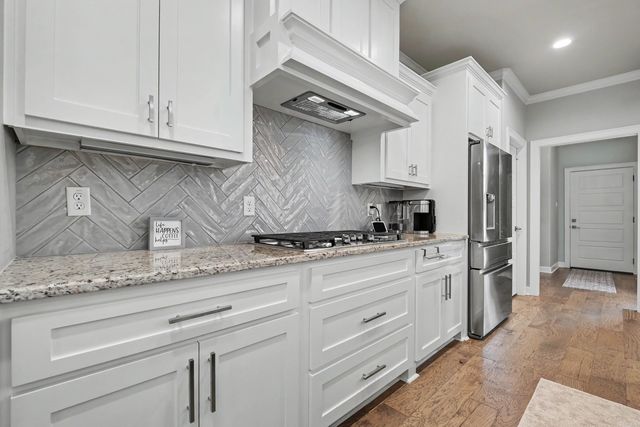 9409 Cliffside Drive, Sherwood, AR 72120