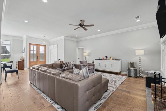 9409 Cliffside Drive, Sherwood, AR 72120