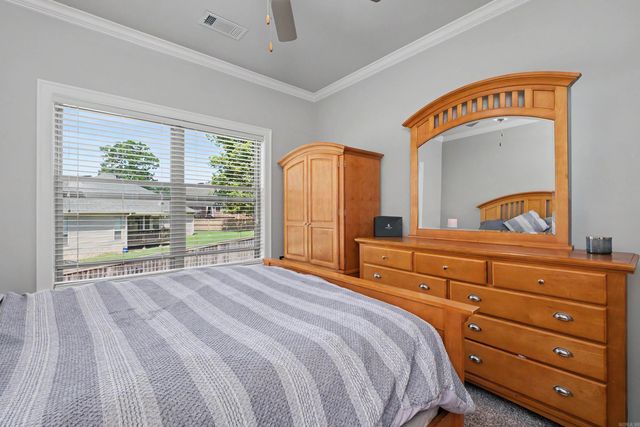 9409 Cliffside Drive, Sherwood, AR 72120