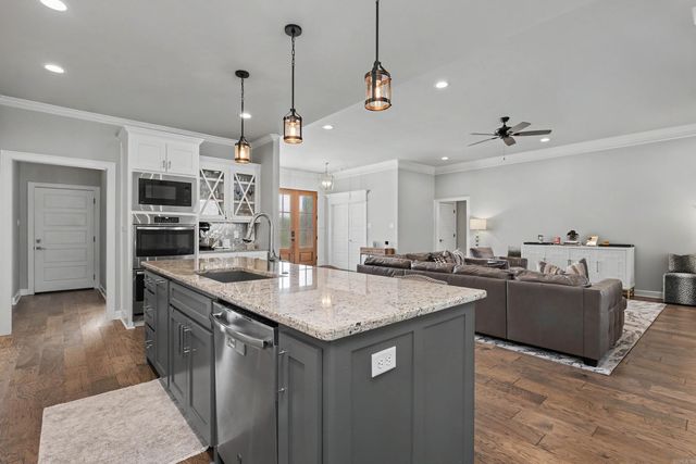 9409 Cliffside Drive, Sherwood, AR 72120