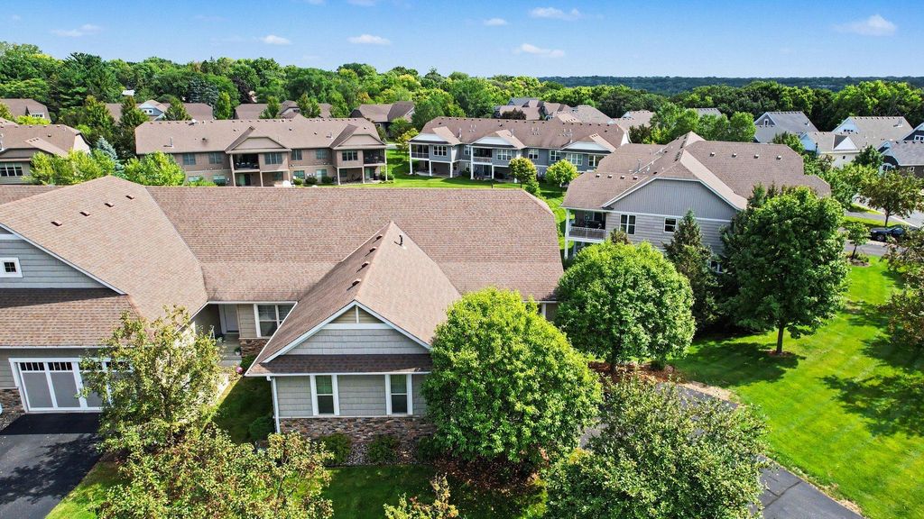 10776 Lyndale Bluffs Trail, Bloomington, MN 55420 — photo 3
