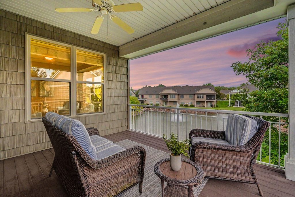10776 Lyndale Bluffs Trail, Bloomington, MN 55420 — photo 4
