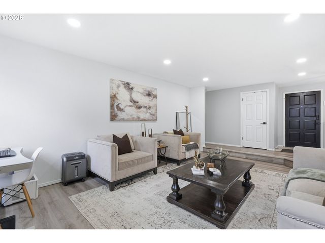 16070 Sw THERESA Ct, Beaverton, OR 97007