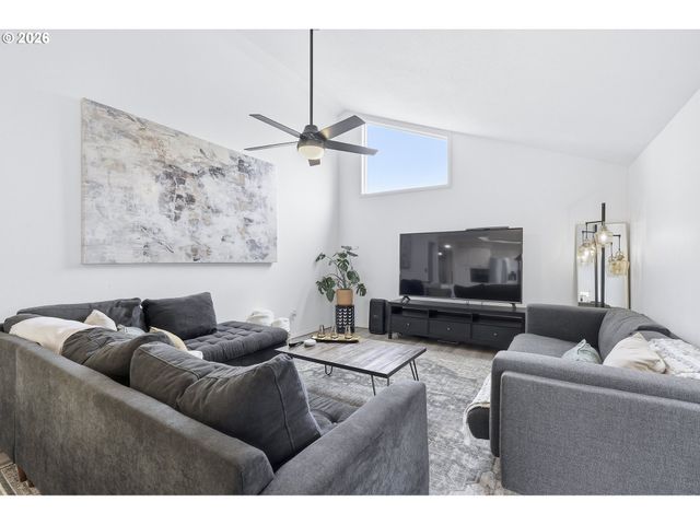 16070 Sw THERESA Ct, Beaverton, OR 97007