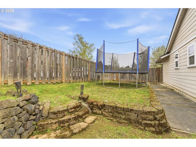 16070 Sw THERESA Ct, Beaverton, OR 97007