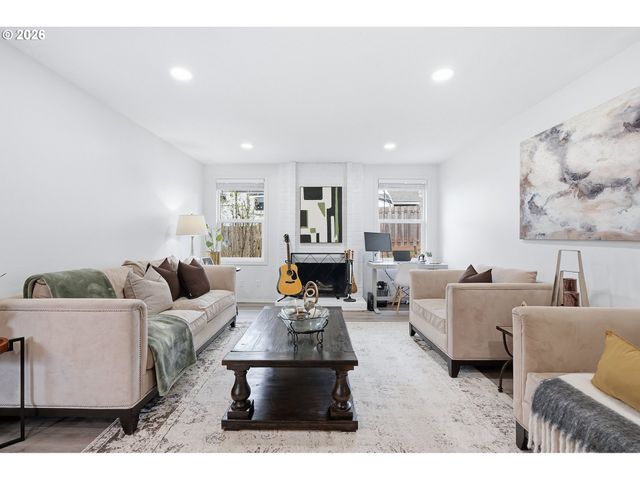 16070 Sw THERESA Ct, Beaverton, OR 97007