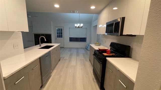 1300 Lauretta Wood DR, Cedar Park, TX 78613