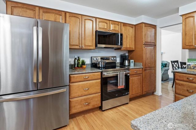 22414 NE 12th Court, Sammamish, WA 98074