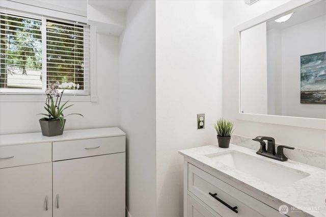22414 NE 12th Court, Sammamish, WA 98074