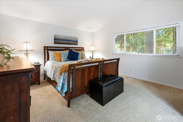 22414 NE 12th Court, Sammamish, WA 98074