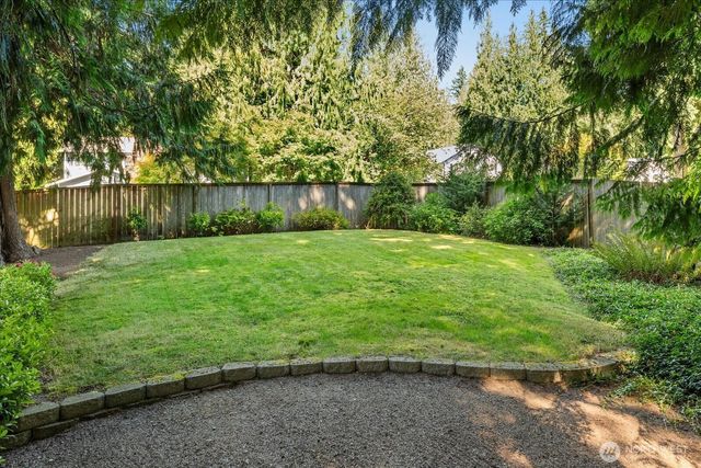 22414 NE 12th Court, Sammamish, WA 98074