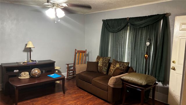 1018 E Woodin Boulevard, Dallas, TX 75216