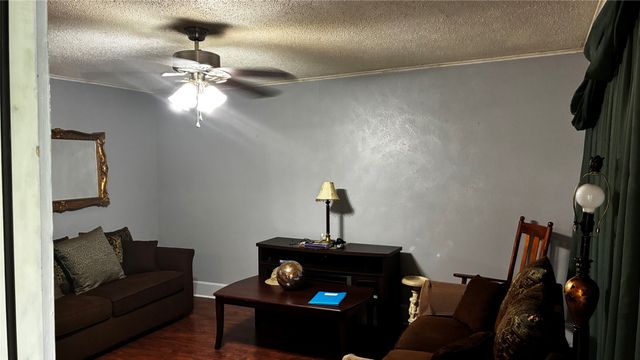 1018 E Woodin Boulevard, Dallas, TX 75216