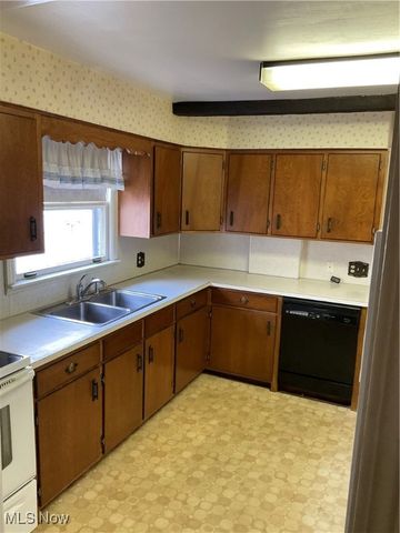 2824 S Meridian Road, Youngstown, OH 44511