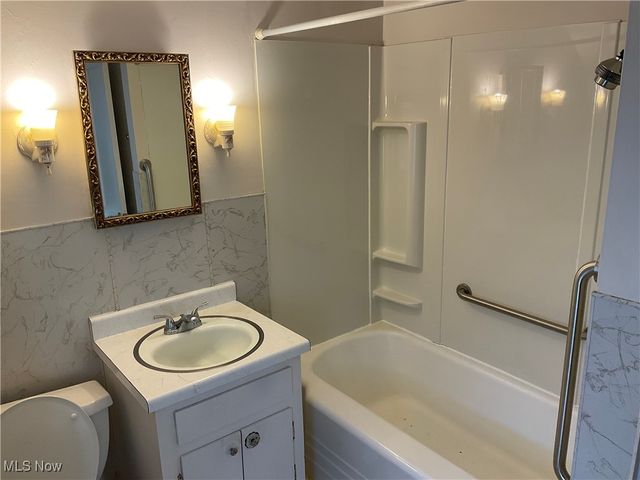 2824 S Meridian Road, Youngstown, OH 44511