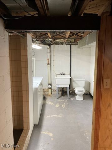 2824 S Meridian Road, Youngstown, OH 44511