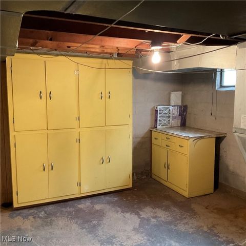 2824 S Meridian Road, Youngstown, OH 44511