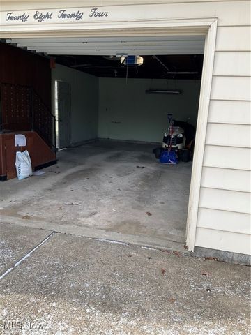 2824 S Meridian Road, Youngstown, OH 44511