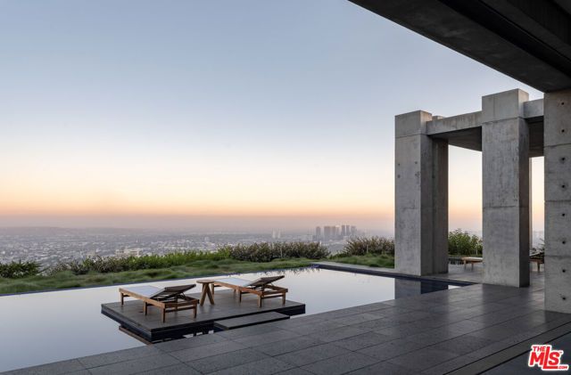 410 Trousdale Place, Beverly Hills, CA 90210