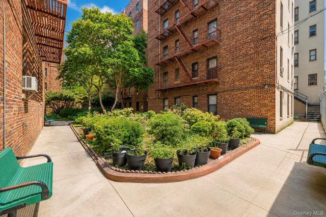 2925 Matthews Avenue 2H, Bronx, NY 10467