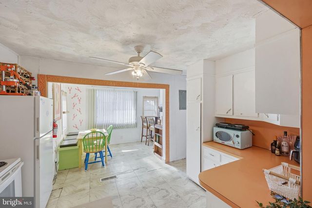 128 W ROBERTS AVE, Wildwood, NJ 08260